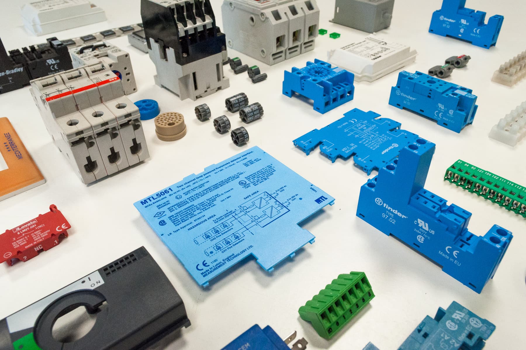 Ihr zuverlässiger Partner für Elektroinstallationsmaterial: elektrostube24!
