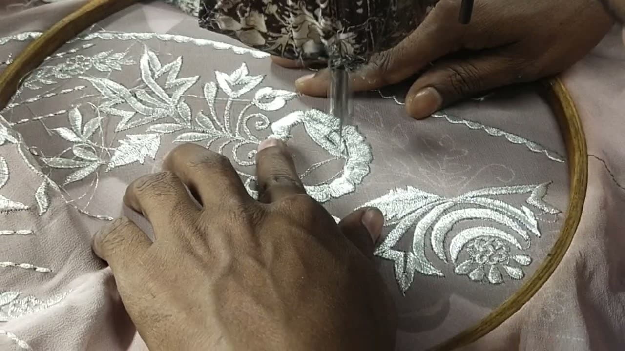Royal Present Embroidery: Top Christmas Machine Embroidery Designs for Your Seasonal Crafts