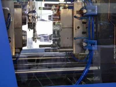Maxnext GmbH – Ihr Partner für maßgeschneidertes Spritzgusswerkzeug und Kunststoffteile
