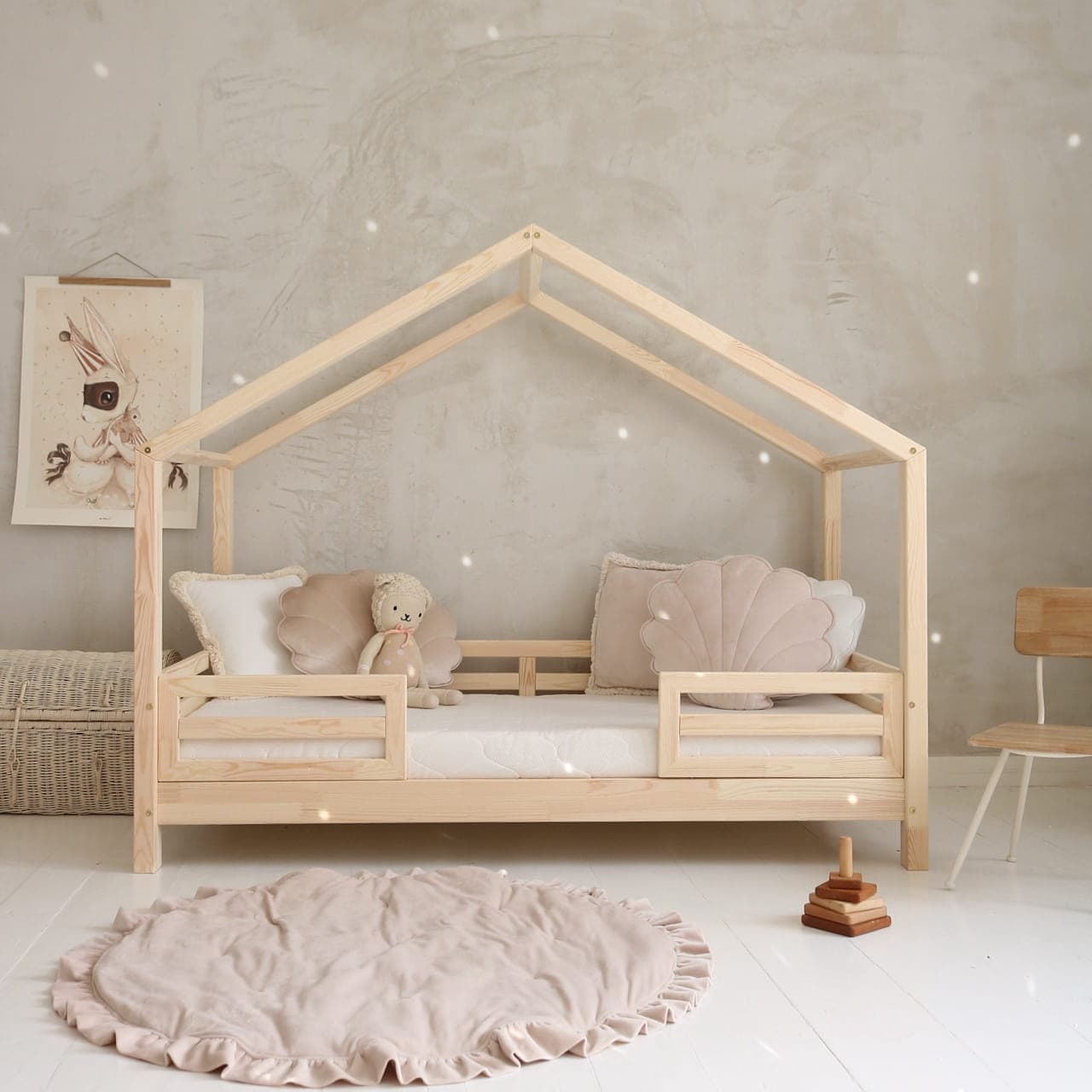 Perfekt für Geschwisterzimmer: Hausbett 120x200 mit Zusatzbett