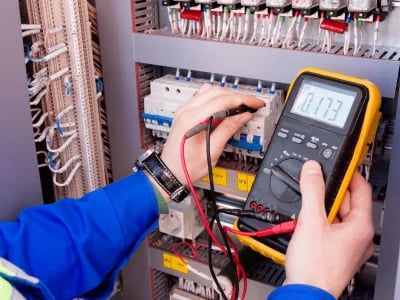 Prüfung elektrischer Anlagen nach DGUV Vorschrift 3 – Was ist zu beachten?