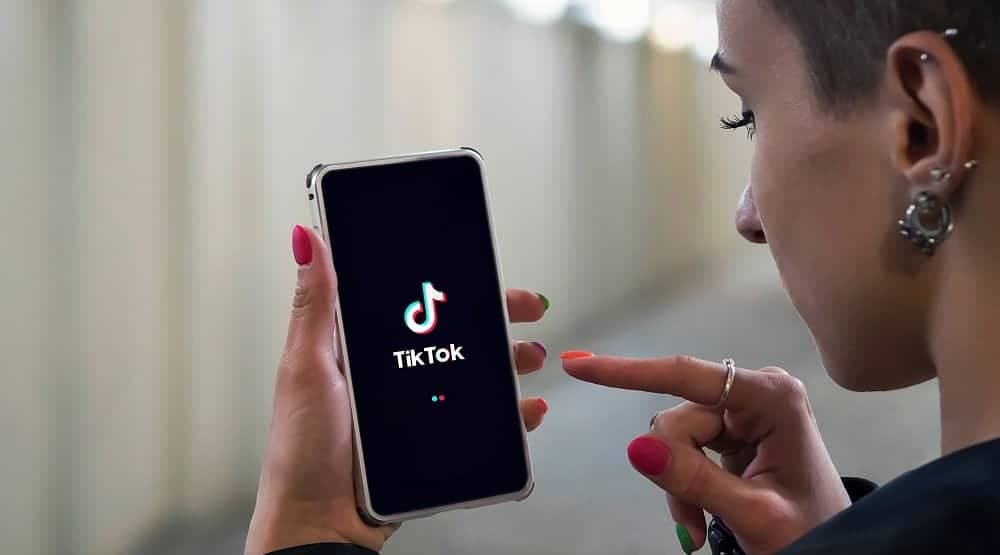 Wie TikTok Likes kaufen deinen Algorithmus beeinflusst