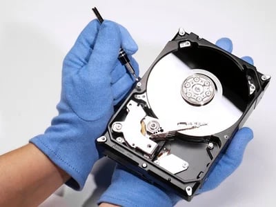 Datenrettung bei mechanischen Schäden an Speichermedien
