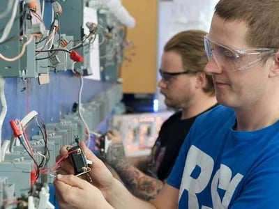 Prüfung ortsveränderlicher elektrischer Betriebsmittel: Vertrauen Sie auf zertifizierte Fachkräfte