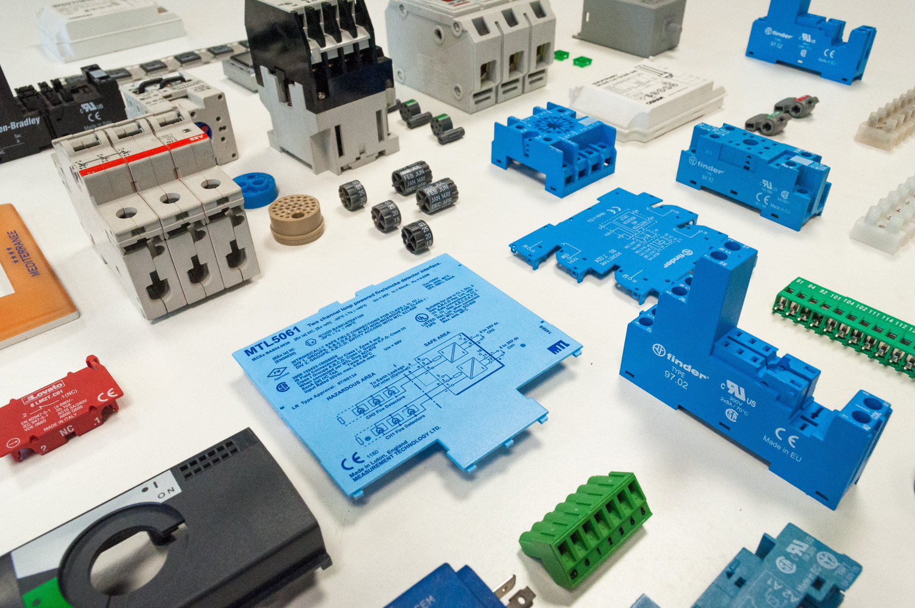 Ihr zuverlässiger Partner für Elektroinstallationsmaterial: elektrostube24!