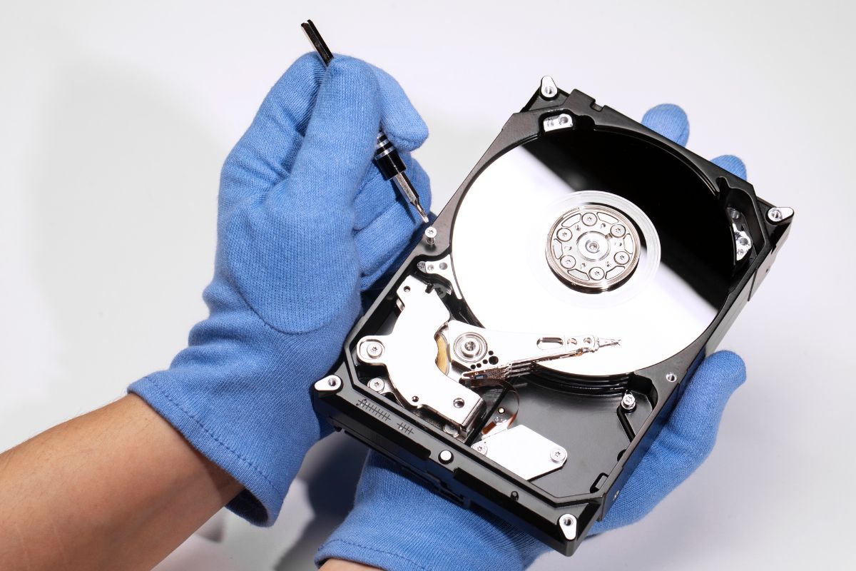 Datenrettung bei mechanischen Schäden an Speichermedien